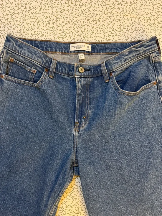 Abercrombie Curve Love Mid Rise 90s Straight Jean Dark Blue, Size 31 Short - Picture 8 of 10